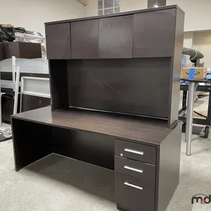 Brown Office Desk w/ Hutch (72"x36"x28 13/16)
 UNRESERVED