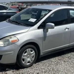 (CA) 2010 Nissan Versa