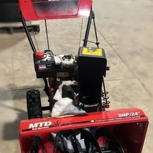 MTD 5hp Yard Machines 24" Snowblower. Working