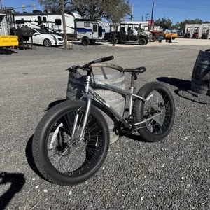 Mongoose fat tire mountain bike. like new