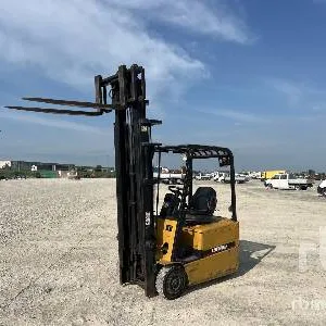 2001 Cat EP16KT 1600 kg Electric Forklift