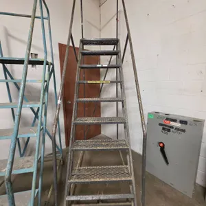 Metal Rolling Industrial 9 step Staircase with Handrails