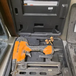 Bostitch FN1664 16-Gauge Finish Nailer With Accessories