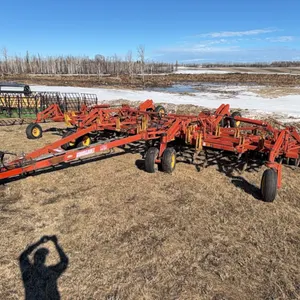 34’ Bourgault 5710 Tillage Tool w/ Packers * 2 extra wings, shanks & pallet of cylinders included for 40 plus feet (In pictures) ** (Conserva Pack Cyl