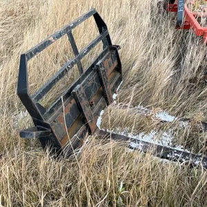 Skidsteer Pallet Forks w/ Cargo Guard