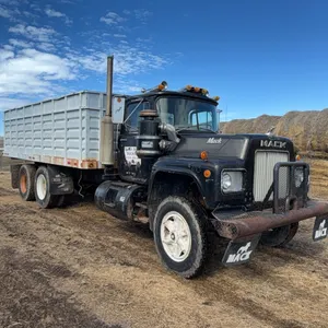 1979 Mack Grain Truck w/ 19.5' Steel Box, Runs & Drives * See Description, Black, VIN RD685S7355