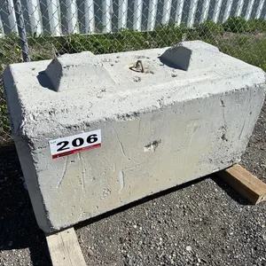 5' Concrete Block 
 UNRESERVED