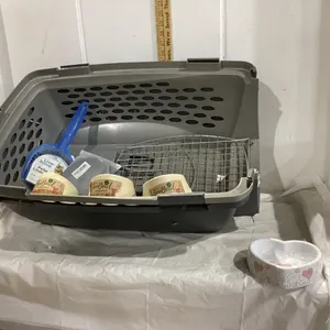 MEDIUM PET KENNEL & PET DISHES