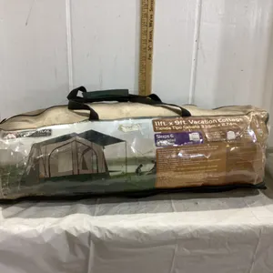 VACATION COTTAGE TENT