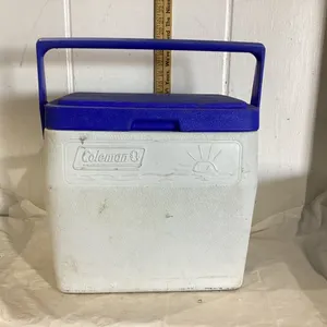SMALL COLEMAN COOLER