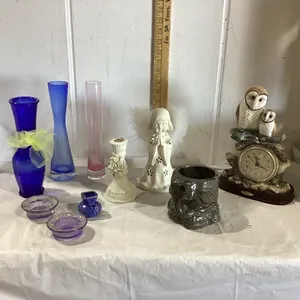 BOX OF MISC DECOR - VASES,CLOCK