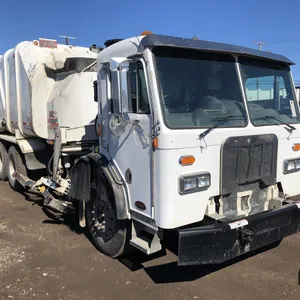2013 Peterbilt 320 Garbage Truck
 UNRESERVED