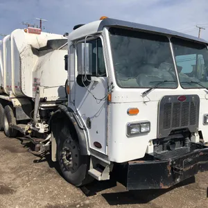 2013 Peterbilt 320 Garbage Truck
 UNRESERVED