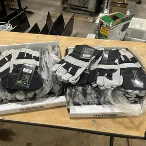 (2) Boxes of BDG Work Gloves
 UNRESERVED