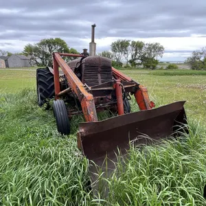 1953 McCormick-Deering Super W-6 Tractor w/ Bucket (Non-Runner)
 UNRESERVED