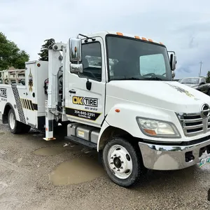 2010 Hino 185 Service Truck