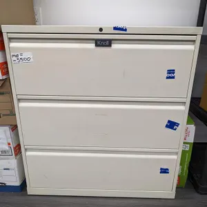 3-Drawer Cabinet (18'' x 36 x 39'')
 UNRESERVED