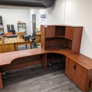 Laminate Desk with Hutch 
 UNRESERVED
