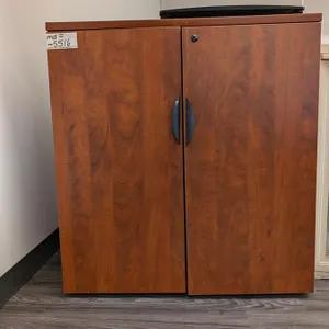 2-Door Laminate Cabinet (22'' x 35.5 x 38)
 UNRESERVED