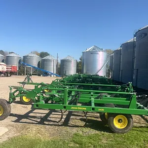 2022 John Deere 52’ model 2430 chisel plow, ￼ heavy three bar harrows, this unit is absolutely like brand new, used on 800 acres, (nibs still on all r