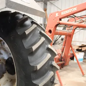Hesston 160-90 FWA Tractor w/ Hesston 1370 Front End  Loader