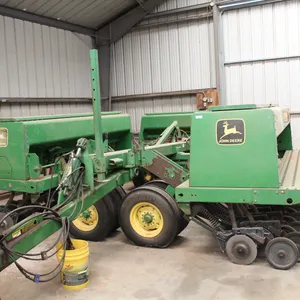 John Deer 455 Drill w/ 30' Double Disc