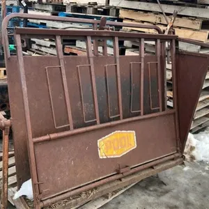 HiQual Calf Tipping Table. #C