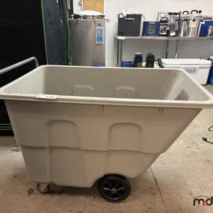 Rolling Disposal Bin
 UNRESERVED
