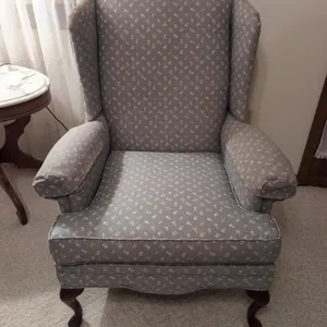 Wingback chair matches lot #3f
