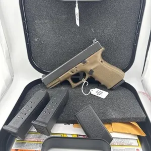 Glock 19 Gen4 9MM
Serial# VBB329
Case,