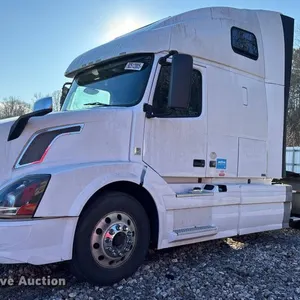 2018 Volvo VNL semi truck