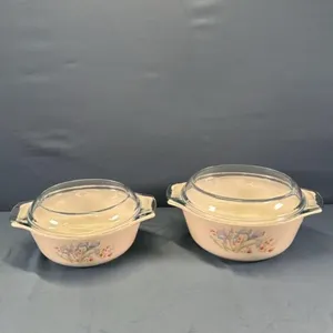 (2) PYREX CASSEROLE DISHES WITH LIDS