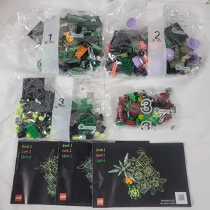 As New - LEGO The Botanical Collection : Succulents , # 10309 . Ages 18+ , 771pcs. . Complete - Sealed Bags & Booklets . No Box . Stock photos use