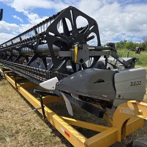 2011 Agco 8200 35' Header
 UNRESERVED