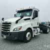 2020 Freightliner Cascadia 126 4x2 S/A Day Cab Truck Tractor