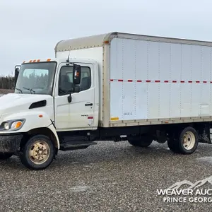 2005 HINO 165 REGULAR CAB S/A BOX TRUCK