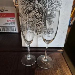 (11) 8oz Champagne Flutes, (7) 4oz Champagne Flutes