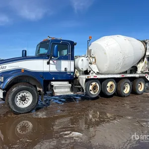 2005 Kenworth W900 Mixer Truck