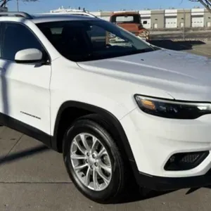 (NE) 2019 Jeep Cherokee Latitude