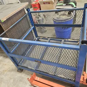 Metal Crate
 UNRESERVED