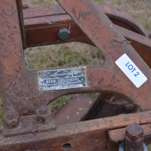 Deerhorn 2 - 14" Bottom Plow, 3pth, 1 coulter missing