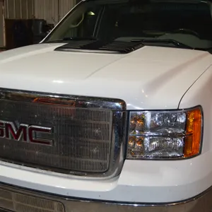2012 GMC Sierra Truck, 2500 HD, V8, 6 L engine, only 66000 km, one owner, includes ball hitch (reese), plus 5th wheel hitch, always shedded, not safet
