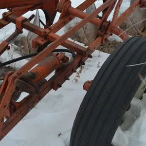 Case 4 - 16" Mold Board Plow, needs new shears, trip reset, no coulters, incl. hyd. Cyl., tires cracked but hold air.