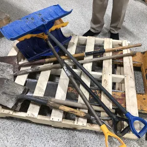 Snow Shovels and Garden Spades
 UNRESERVED