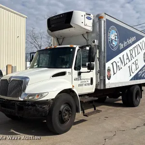 2004 International 4300  refrigerated truck