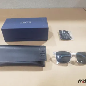 Sunglasses
 UNRESERVED