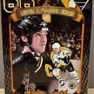The NHL's Outstanding Player, 8" Heritage Plate