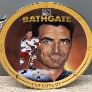 Andy Bathgate, 8" Heritage Plate w/Box.