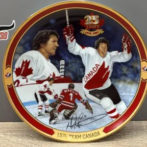 1976 Team Canada, 8" Heritage Plate w/Box.