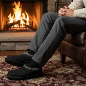 Black Slip-On Slippers, Mens 8 / Womans 9